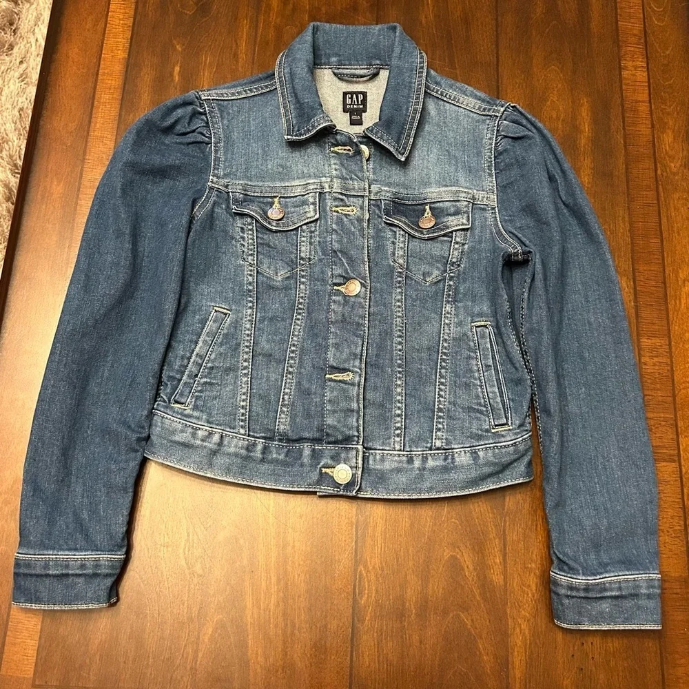 GAP Girls Classic‎ Blue Jean Jacket. Tag says L; fits more like a girls size 10